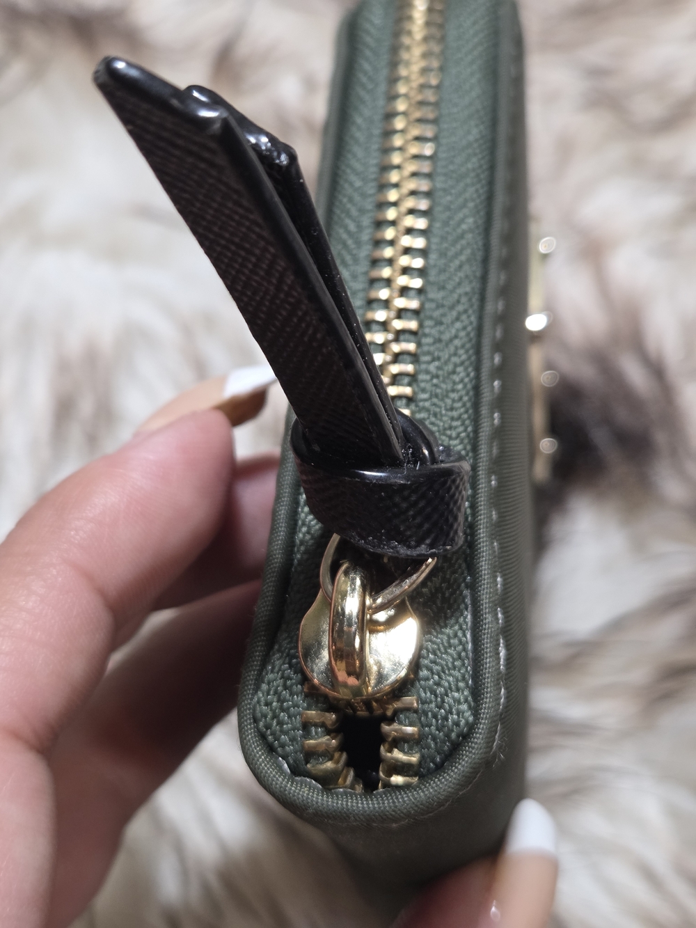 Kate Spade Darci Wilson Road wallet in an evergreen nylon material. - Picture 3 of 11